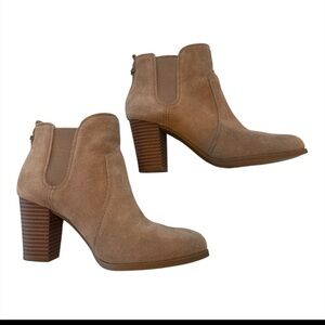 Koolaburra by UGG Dvita Suede Chelsea Boot Taupe 5.5 Block Heel